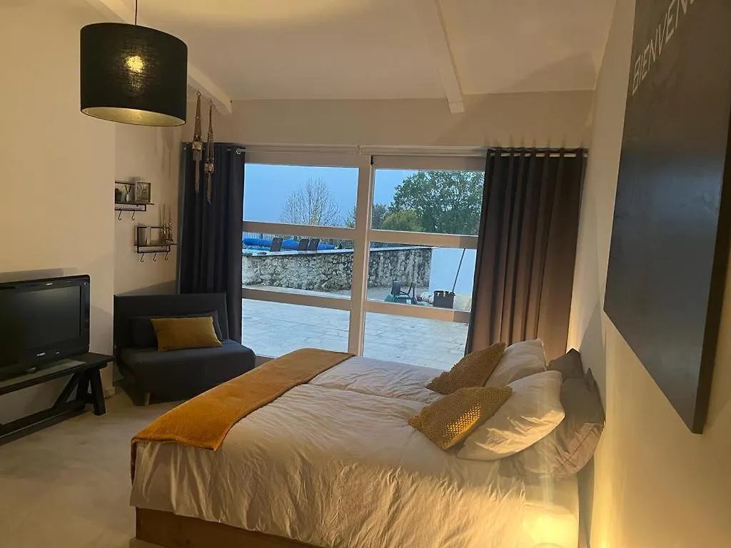 Bed & Breakfast La Maison Culier Sainte-Alauzie